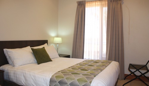 Superior 1 Bedroom Queen Apartment
