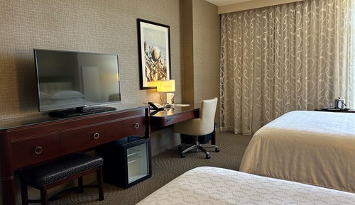 Room, 2 Queen Beds, Pool View