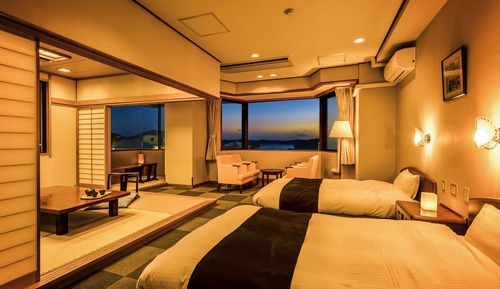 Superior Japanese Western Style Room with Bath (Poolside), Non-Smoking