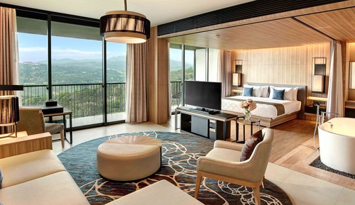 Junior Suite, 1 King Bed, Mountain View