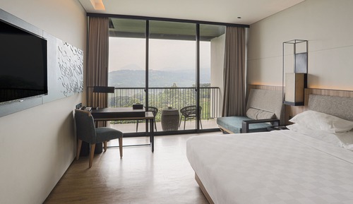 Deluxe Room, 1 King Bed, Balcony