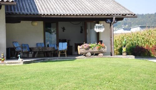 Bungalow - Water Front 