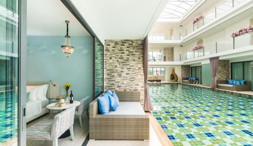 Deluxe Double Room with Pool Access