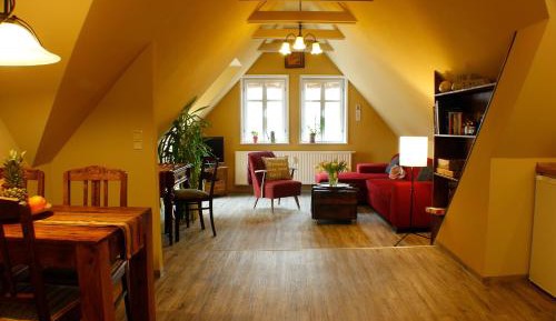 One-Bedroom Apartment with Roof Terrace (2-4 Adults)