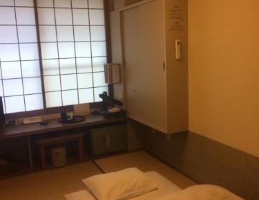 Japanese-Style Single Room