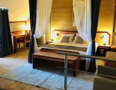 Two-Bedroom Apartment with Lake View