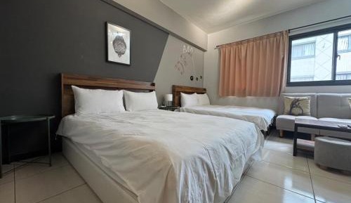 Quadruple Room with Private Bathroom