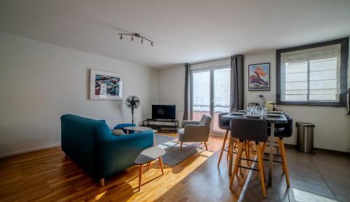 One-Bedroom Deluxe Apartment