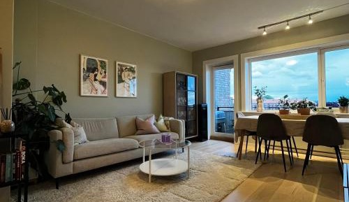 One-Bedroom Apartment with Balcony