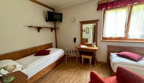 Economy Twin Room
