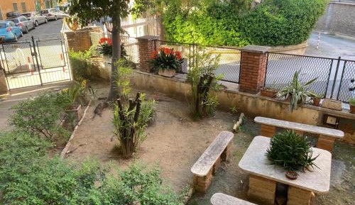 Deluxe Two-Bedroom Apartment with Garden View