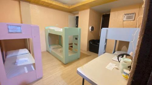6-Bed Mixed Dormitory Room