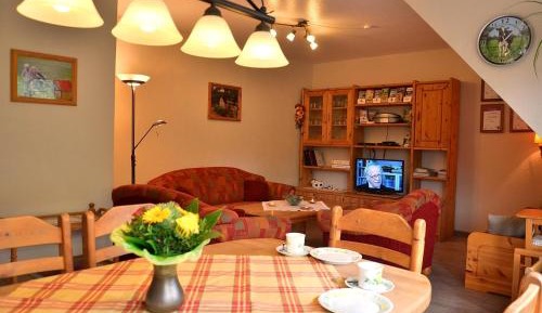 Two-Bedroom Apartment with Shower 