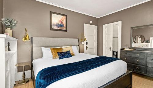 King Suite with Spa Bath