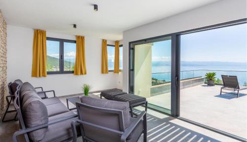 Four-Bedroom Holiday Home