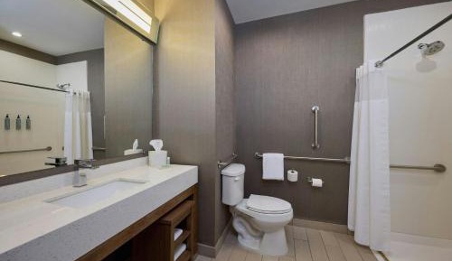 Queen Room with Two Queen Beds - Hearing Accessible