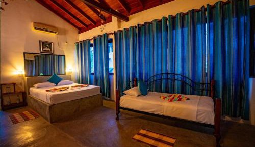 Room #1474236802