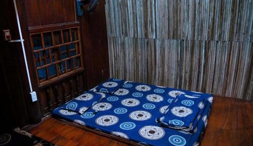 Basic Triple Room with Shared Bathroom