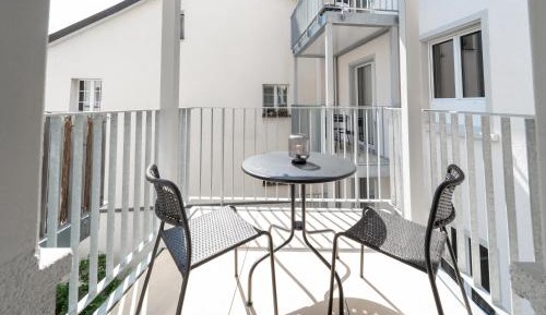 One-Bedroom Apartment with Balcony