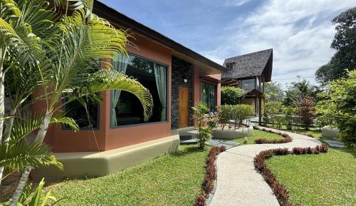 Grand Deluxe Bungalow with Garden View
