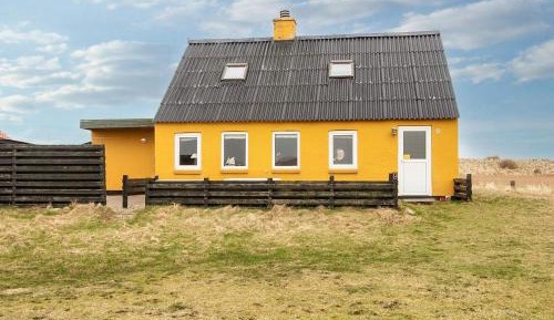 Three-Bedroom Holiday Home 
