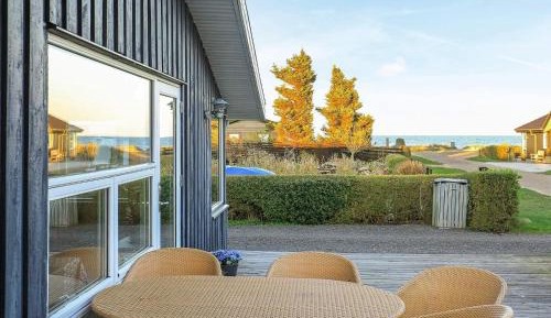 Three-Bedroom Holiday Home 