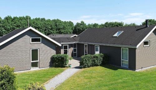Five-Bedroom Holiday Home