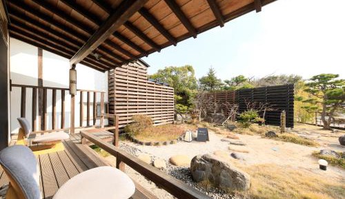 Twin Room with Private External Bathroom