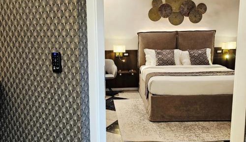 Superior King Suite