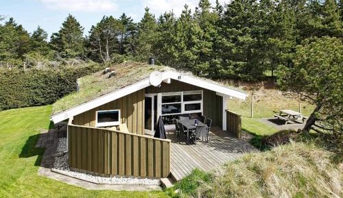 Three-Bedroom Holiday Home 
