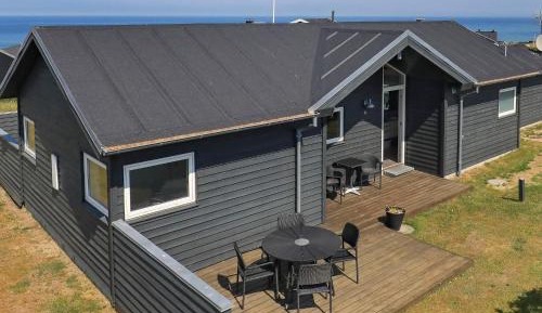 Three-Bedroom Holiday Home 