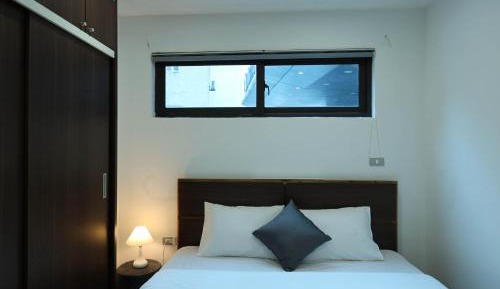 One-Bedroom Deluxe Apartment