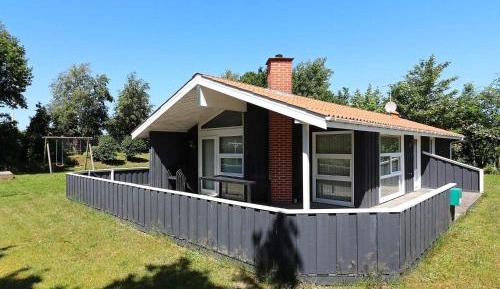 Three-Bedroom Holiday Home 