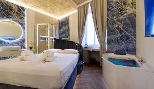 Suite with Hot Tub