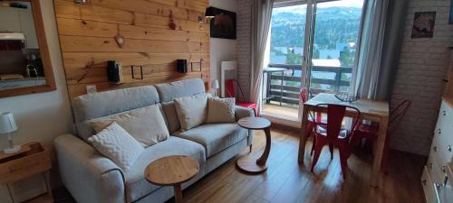 Studio with Mountain View
