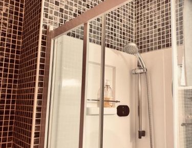 Standard Room with Shower
