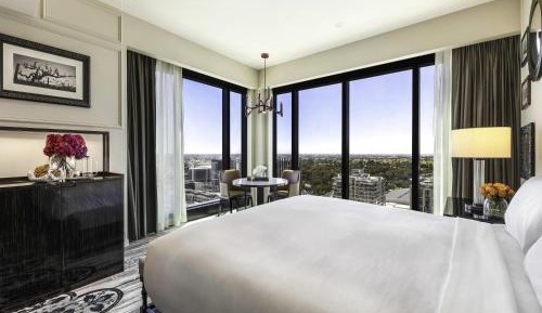 Deluxe King Room with View - Corner Room