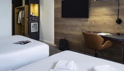 Superior Queen Room with Sofa