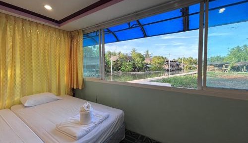 Family Room with Lake View