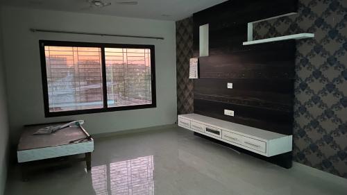 Room #1496178301