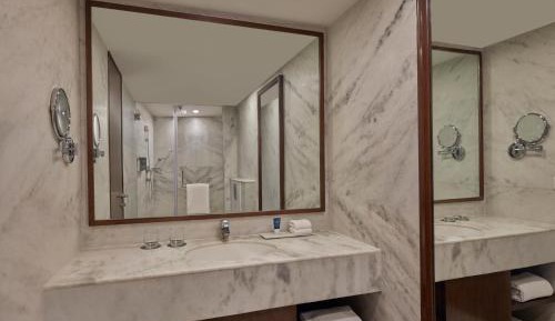 Studio Apartment with Kitchenette