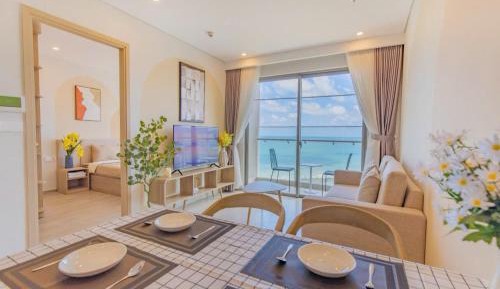Three-Bedroom Apartment with Ocean View
