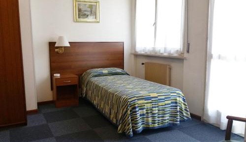 Triple Room with 3 Single Beds
