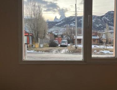 Apartment with Mountain View