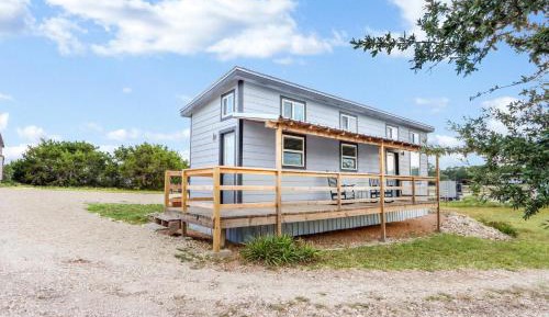 One-Bedroom Holiday Home