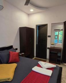 Queen Room with Pool View