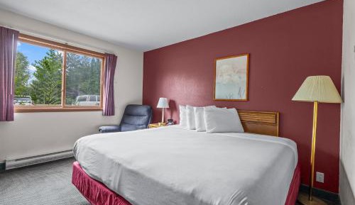 Queen Bed Accessible Non-Smoking