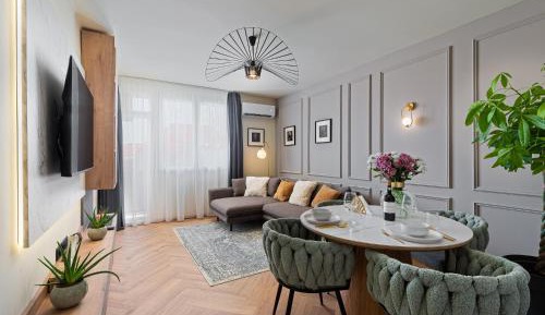 Superior One-Bedroom Apartment with Balcony