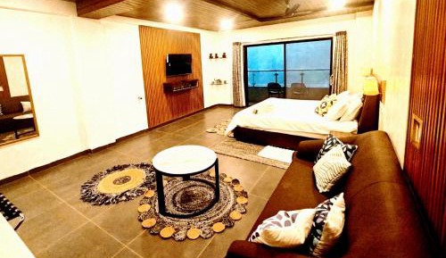 Deluxe King Room