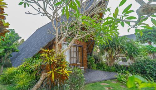 Cottage with Garden View